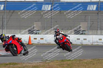 media/Nov-26-2022-Fastrack Riders (Sat) [[b001e85eef]]/Level 2/Session 3 Outside Turn 9/